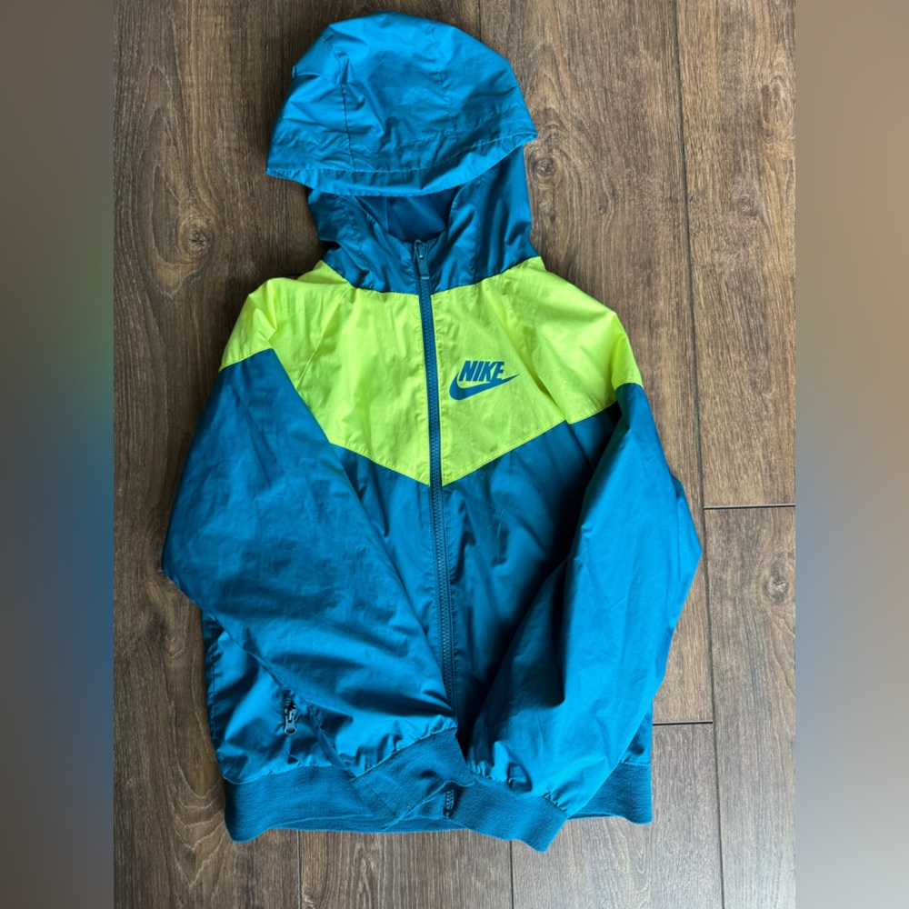Nike boys wind breaker